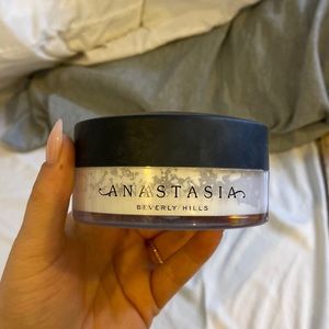 Anastasia Beverly Hills loose setting powder